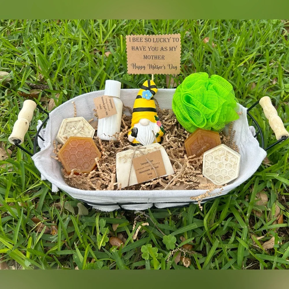 Mother’s Day Bee Pampering Basket - Picture 1 of 4